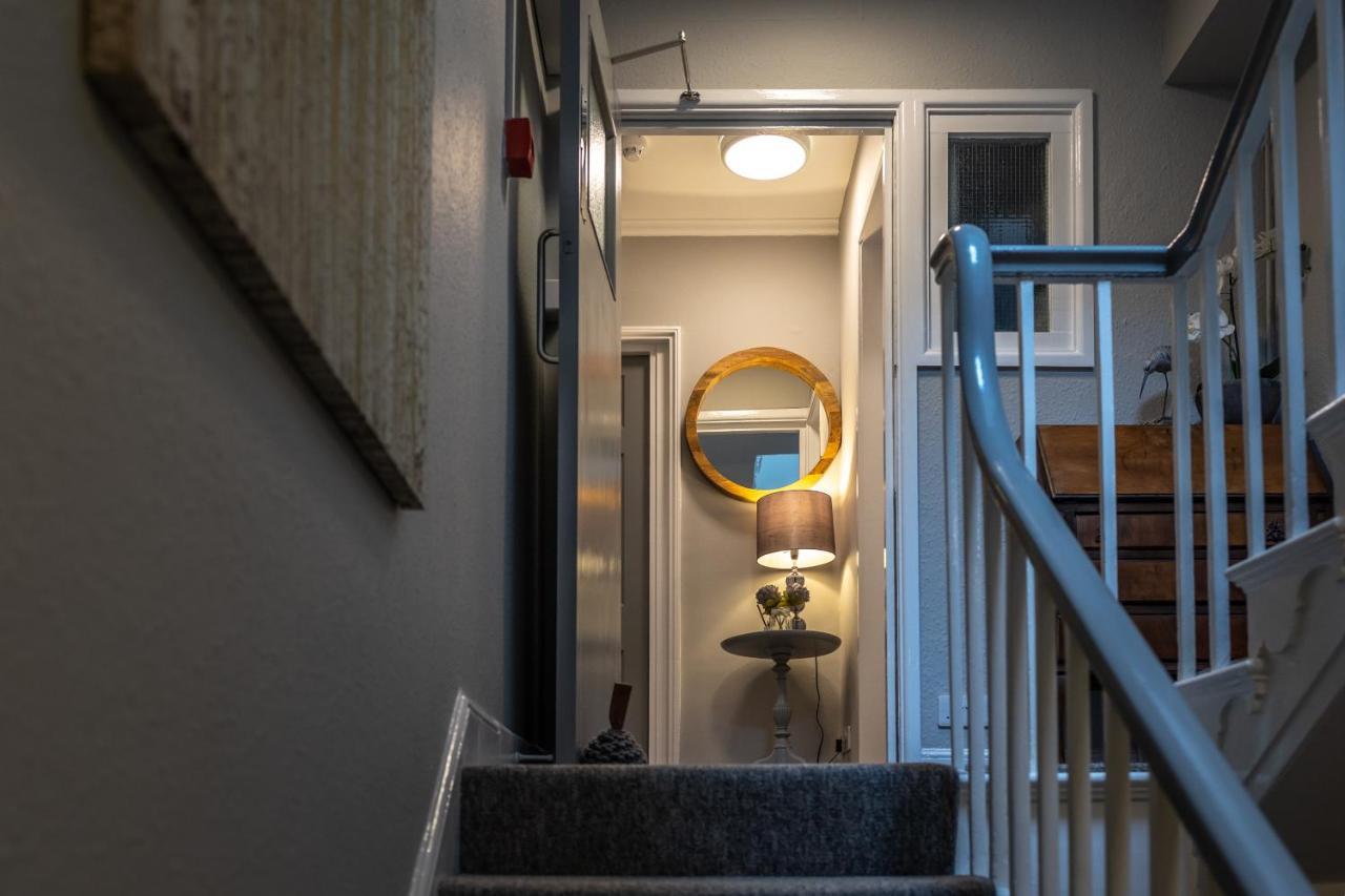 Gloucester House Уэймут